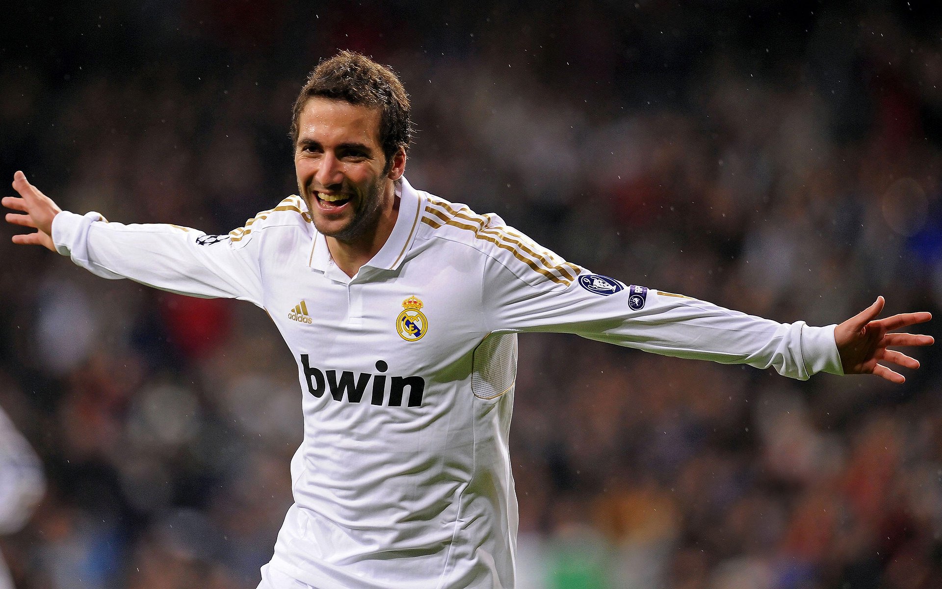 佛罗伦萨狂胜阿尔及利亚,当紫百合的浪漫邂逅沙漠雄狮的坚韧