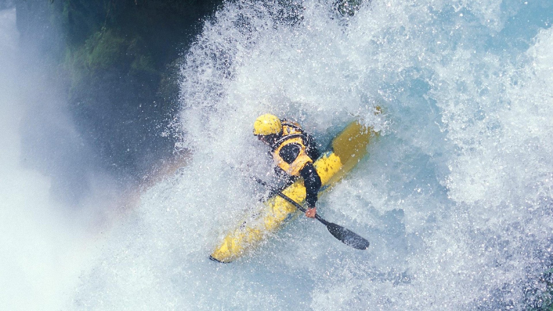 本泽马一球破封锁,足球如何成为伊拉克的隐形轰炸机